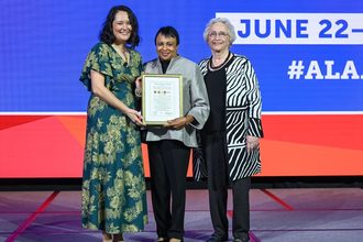 2023 Howard Award winner Carla Hayden with ALA President Pelayo-Lozada